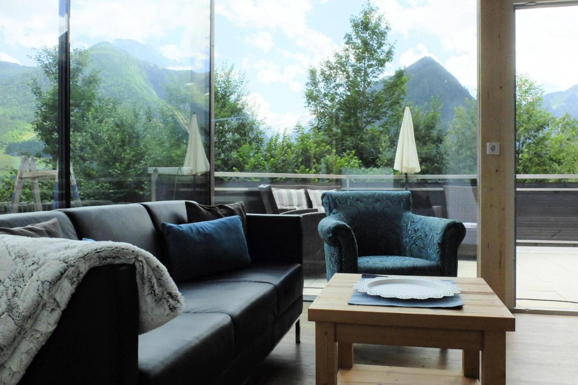 Apartment In Neukirchen With A Balcony Neukirchen am Großvenediger エクステリア 写真