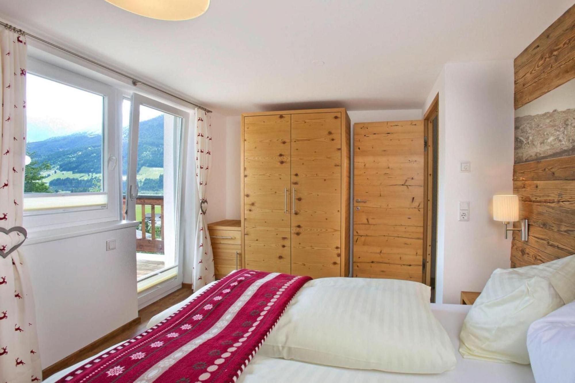 Apartment In Neukirchen With A Balcony Neukirchen am Großvenediger エクステリア 写真