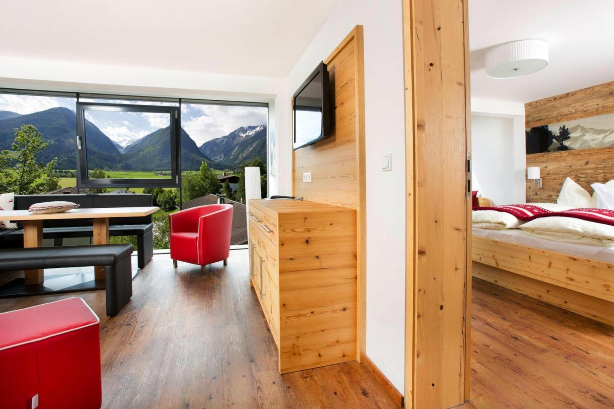 Apartment In Neukirchen With A Balcony Neukirchen am Großvenediger エクステリア 写真
