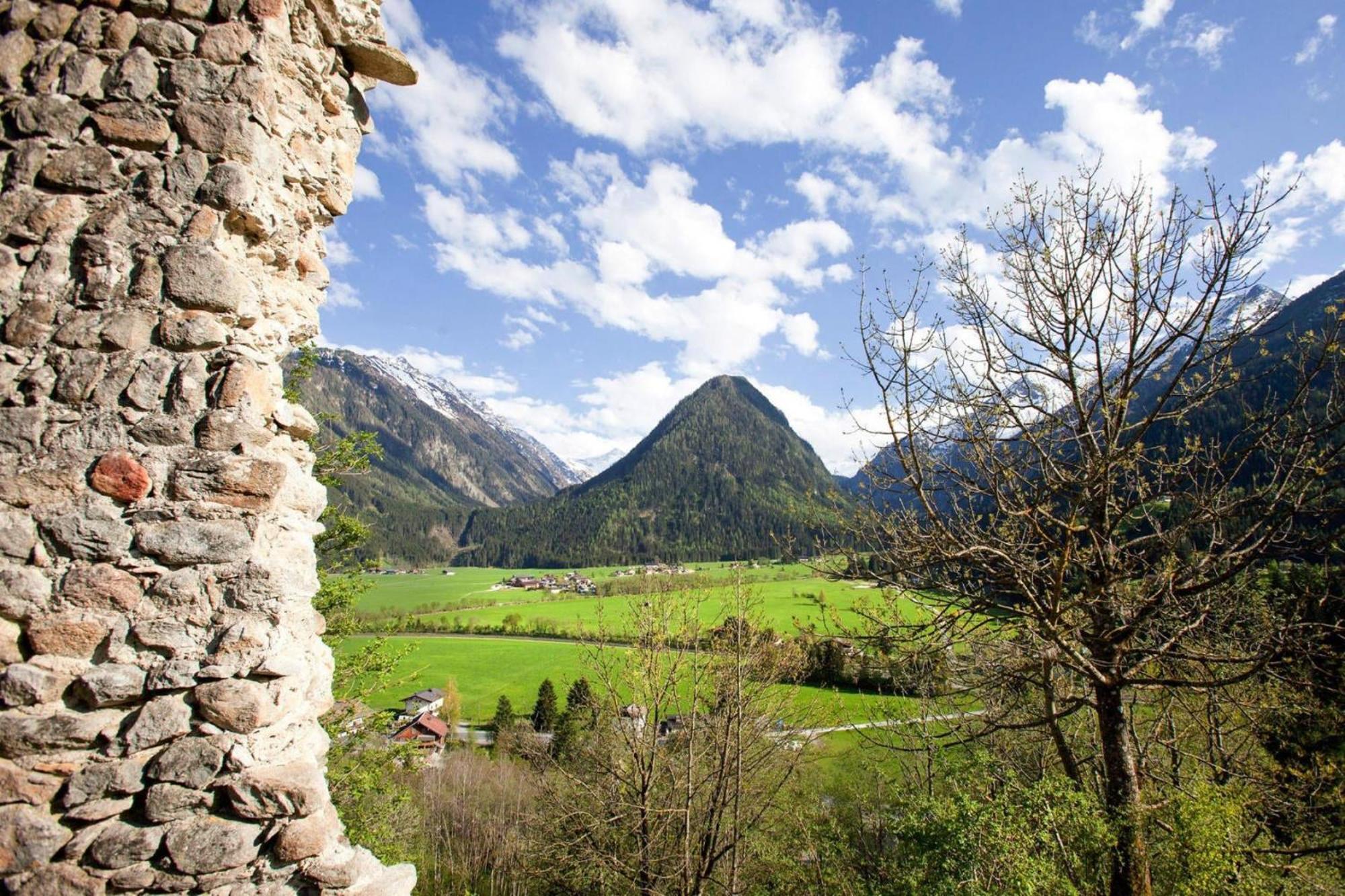 Apartment In Neukirchen With A Balcony Neukirchen am Großvenediger エクステリア 写真